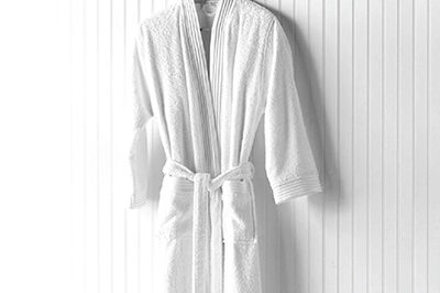 Велюровые халаты для отелей FOUR POINTS by Sheraton по спеццене