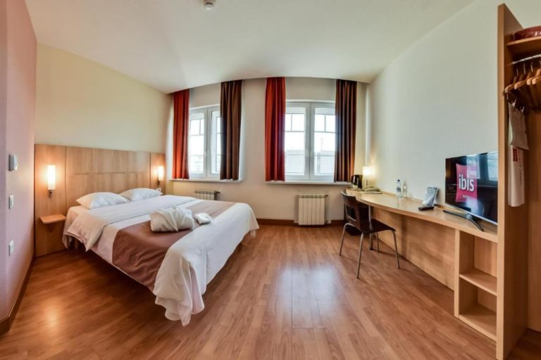 Сетевой отель Ibis Омск - фото 1