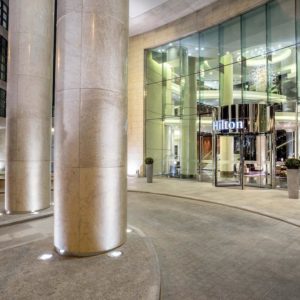 Оборудование для ресторанов класса люкс. Отель Hilton 5*, ресторан «All Dining Restaurant», Киев. На фото вход в отель.