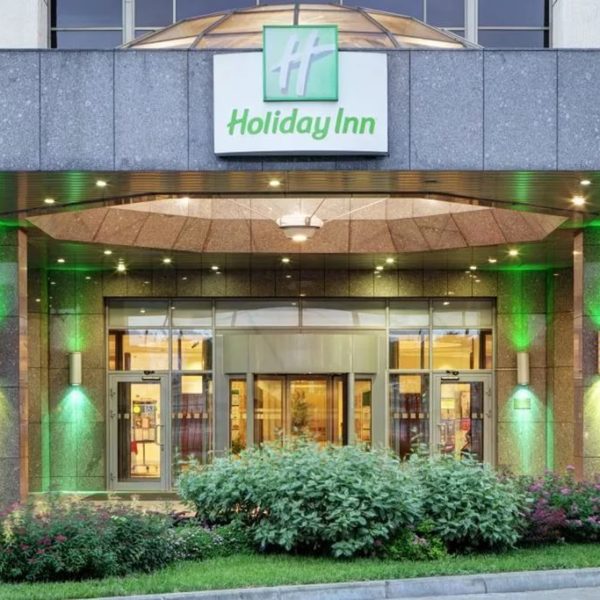 Проект ресторана в отеле по ТЗ. Отель Holiday Inn Сокольники, Москва. На фото центральный вход в отель.