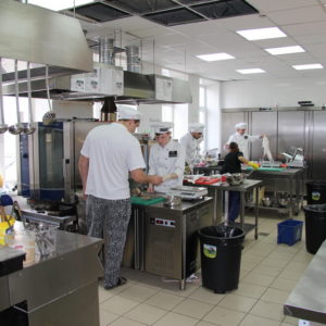 Специализированное кухонное оборудование для ресторана, кафе и бара. Ресторан «LaVilla», Краснодар. На фото кухня, оснащенная оборудованием от Profitex.