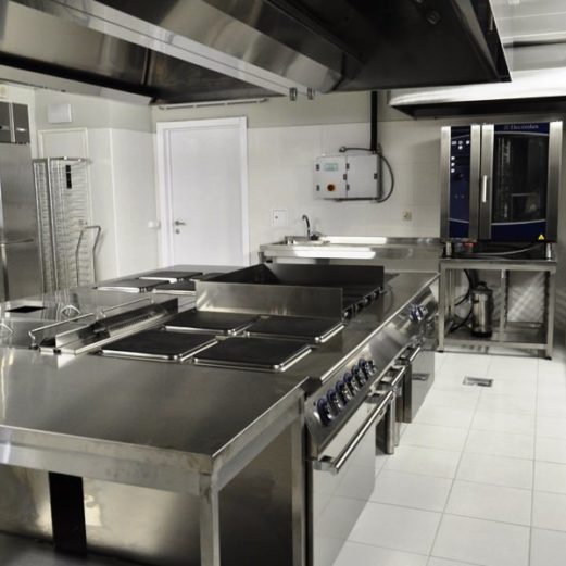 Ресторан под ключ от Profitex. Отель Ramada Encore Kiev. На фото тепловой остров Electrolux Professional XP, пароконвекционная печь Electrolux TouchLine, шокфризер и банкетная система Electrolux.