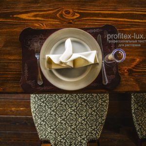Сервировочные салфетки для ресторанов от Profitex. Ресторан Ермак, Москва. На фото салфетка для ресторана, производства Испания, цвет шампань, гладь.