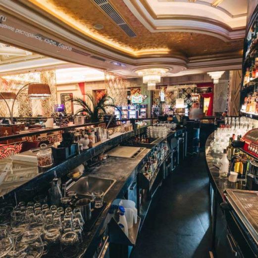 Комплексная поставка оборудования для ресторана и бара. Казино «Sochi Casino & Resort», Сочи. На фото центральный бар "Рояль".