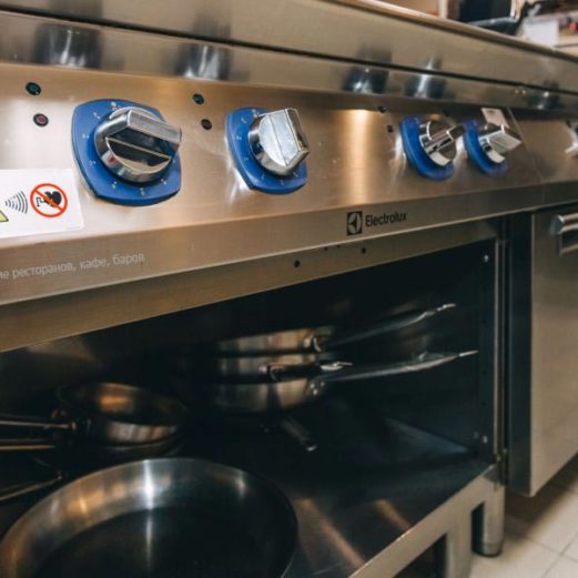 Оборудование Electrolux Professional для заведений общественного питания. Казино «Sochi Casino & Resort», Сочи. На фото тепловое модульное оборудование Electrolux XP (островная единица).