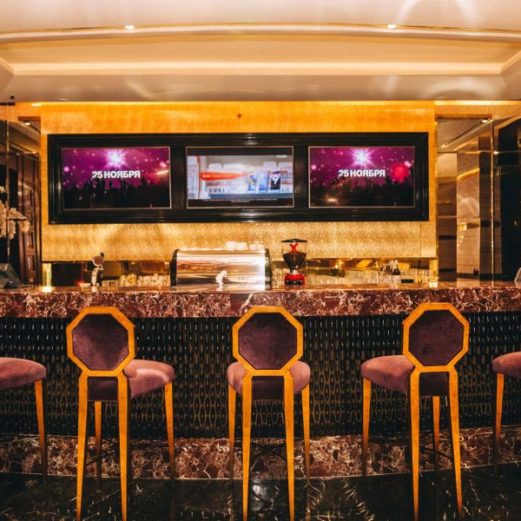 Профессиональное оборудование для ресторана, бара и кафе. Казино «Sochi Casino & Resort», Сочи. На фото интерьер бара казино.