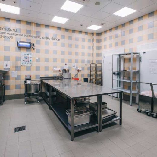Tехнологическое оборудование для переработки мяса в заведениях общественного питания. Казино «Sochi Casino & Resort», Сочи. На фото мясной цех с оборудованием Baltmetservis, KT, Sirman, Electrolux, Mastro, CAS.