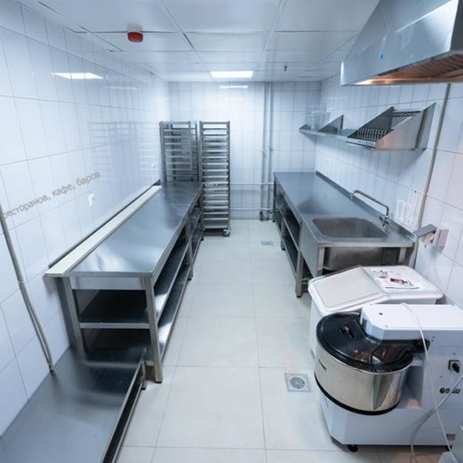 Профессиональное оборудование для HoReCa от Profitex. Отель "Азимут Переславль", Переславль-Залесский. На фото цех замеса теста цокольного этажа с оборудованием CAS, McAlpine, Klarco, Atesy, Fimar, Элид, Polair, HiCold, HT.