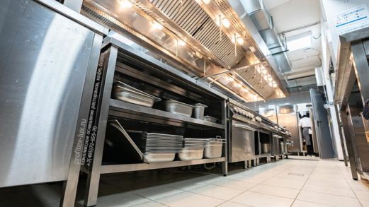 Кухонное профессиональное оборудование для HoReCa. Отель "Азимут Переславль", Переславль-Залесский. На фото тепловое оборудование Modular.