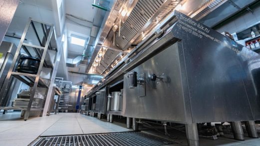 Открыть ресторан с нуля с кухонным оборудованием Profitex. Отель "Азимут Переславль", Переславль-Залесский. На фото горячий цех первого этажа с оборудованием CAS, Sirman, Modular, Electrolux, Fimar, Элид, Astoria, Торгмашь, McAlpine, Klarco, HiCold.