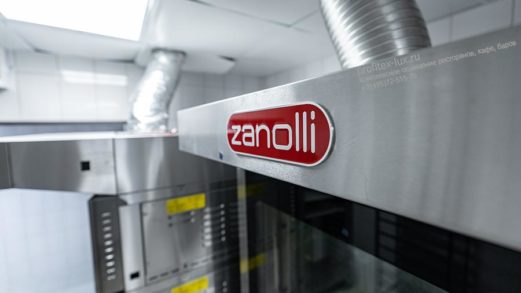 Профессиональные печи Zanolli для пекарни, кафе, ресторана, пиццерии. Отель "Азимут Переславль", Переславль-Залесский. На фото конвекционная печь для выпечки на 10 противней Zanolli LILLIPUT 10/MC.