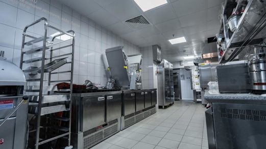 Профессиональное ресторанное оборудование от Profitex. Отель "Азимут Переславль", Переславль-Залесский. На фото цех выпечки с оборудованием CAS, Modular, McAlpine, Klarco, Элид, Fimar, HiCold, Sottoriva, Modular, Flamic, Martellato, Zanolli, Astoria.