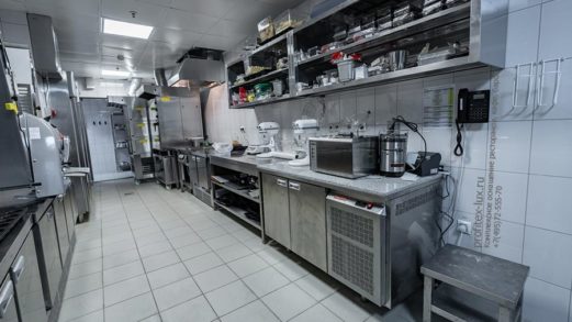 Ресторанное оборудование ведущих мировых брендов для HoReCa. Отель "Азимут Переславль", Переславль-Залесский. На фото цех выпечки с оборудованием CAS, Modular, McAlpine, Klarco, Элид, Fimar, HiCold, Sottoriva, Modular, Flamic, Martellato, Zanolli, Astoria.