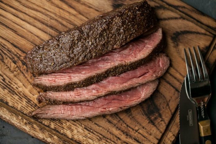 Ресторанное оборудование от Profitex. Мясной ресторан 800С Contemporary Steak, Москва. На фото блюдо из меню ресторана.